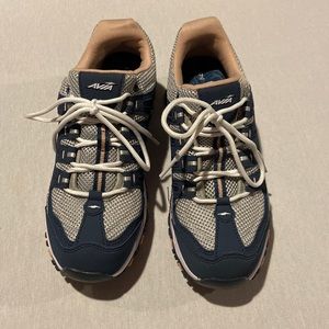 New without tags Avis tennies